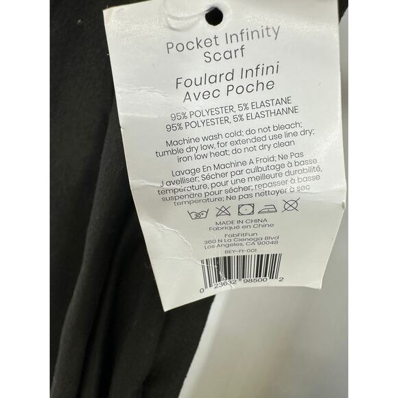 Beyond Yoga Womens Infinity Scarf One Size NWT Dark Grey Zip Pocket Winter Warm - Picture 4 of 6